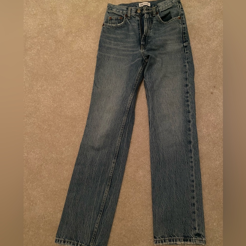 Lightly worn Zara high waisted straight leg jeans US size 0 EUR size 32